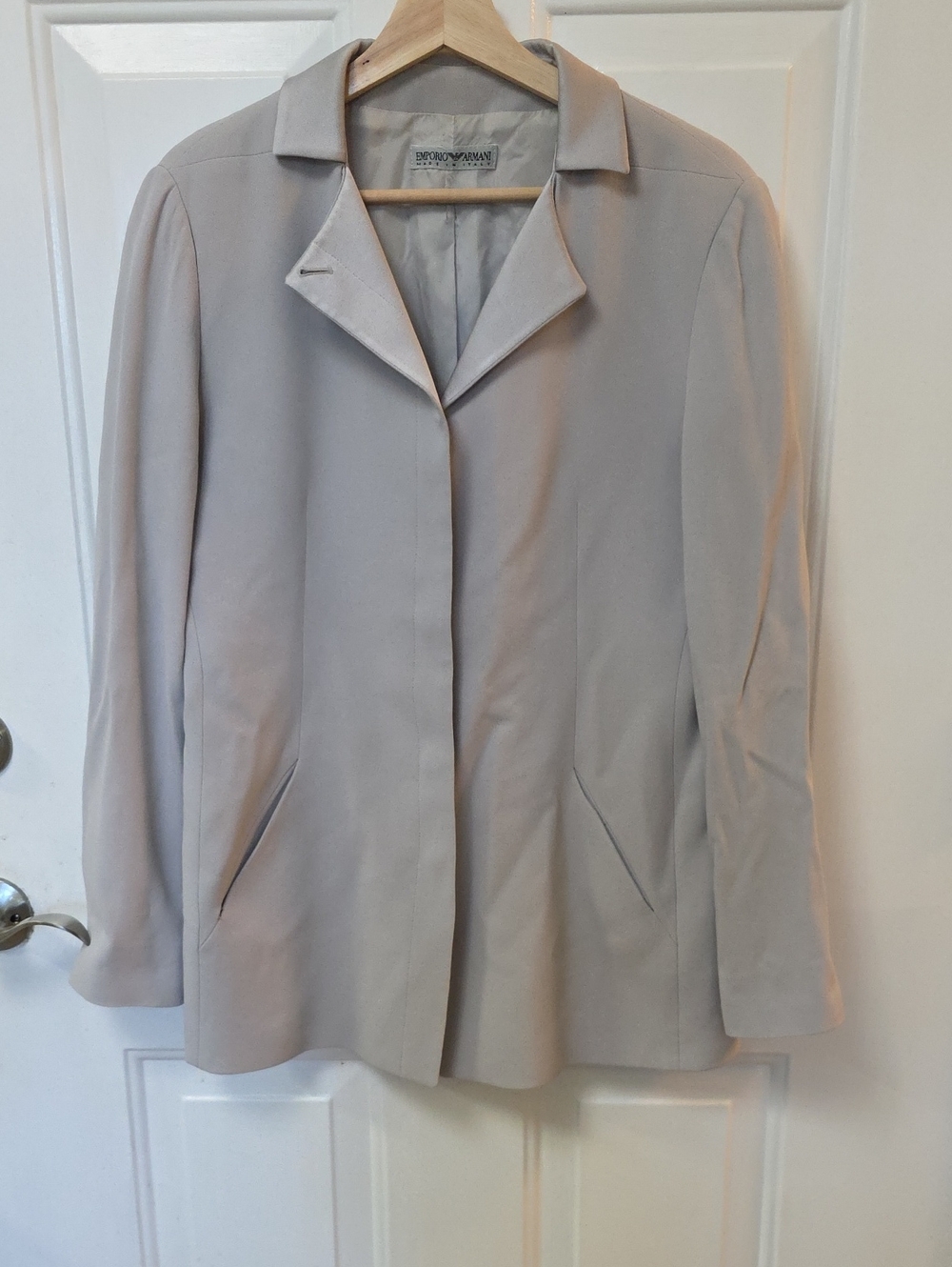 Vintage Emporio Armani Women's Light Gray Single-Breasted Blazer